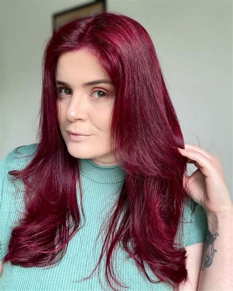 Cabelo marsala: cor, dúvidas esclarecidas, fotos e tutoriais.